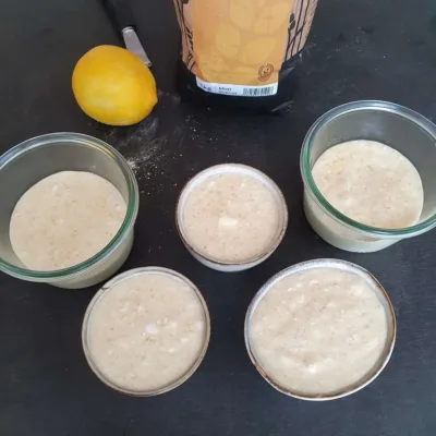 Grießflammerie fertig in Schälchen gefüllt