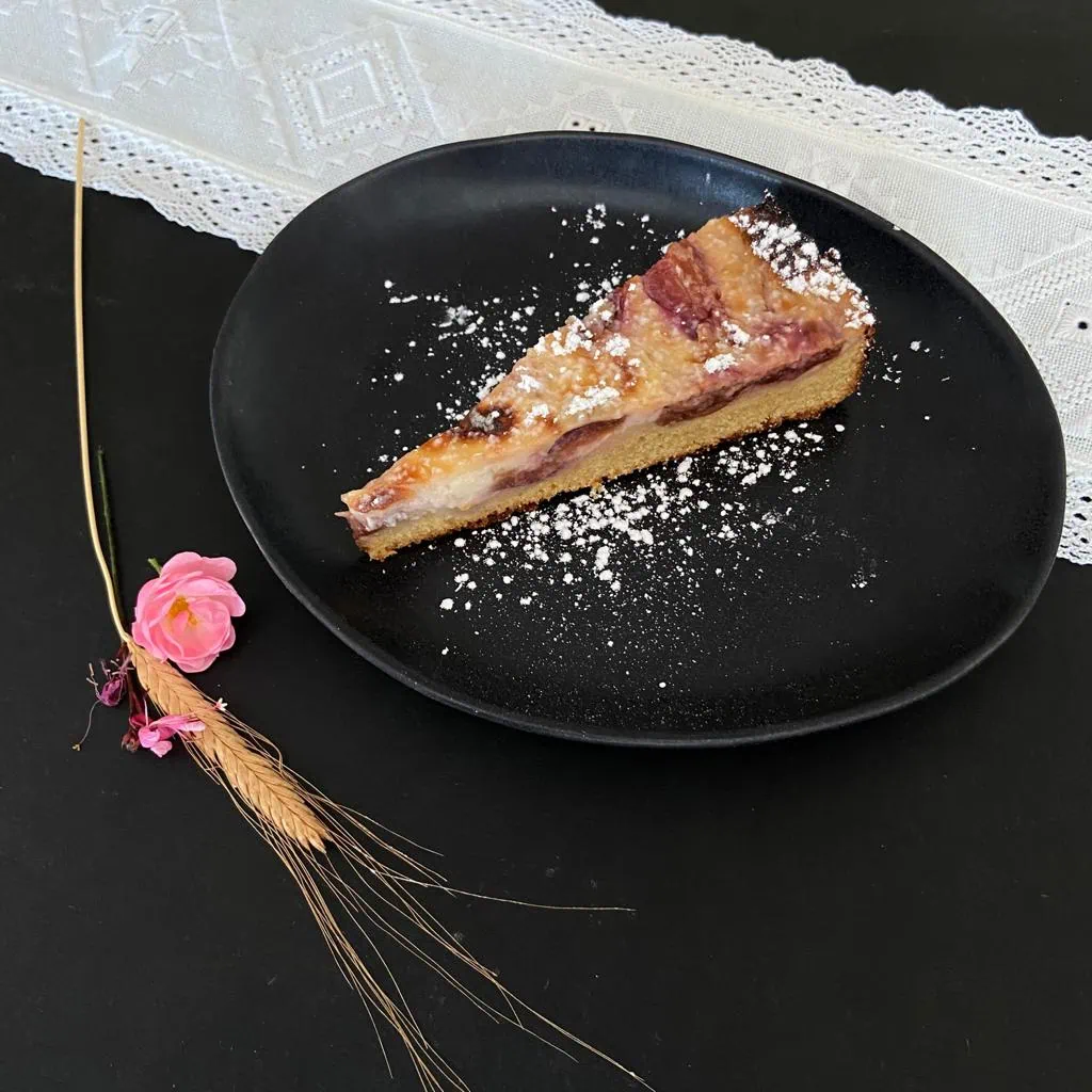 Einkorn-Zwetschgenkuchen mit Pudding