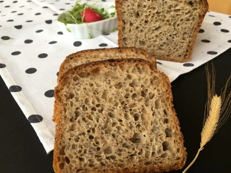 Urkornbrot mit Chiasamen