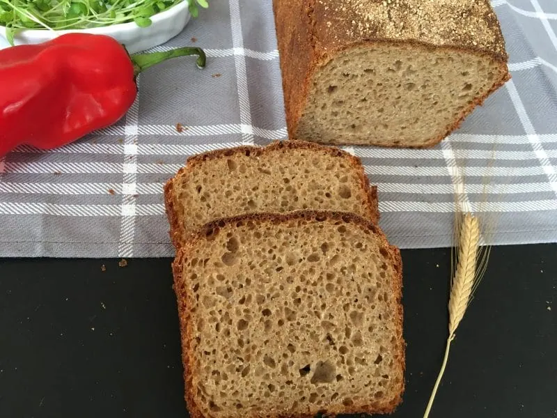 Urkornbrot Drei-Ur. Brot mit Einkornähre