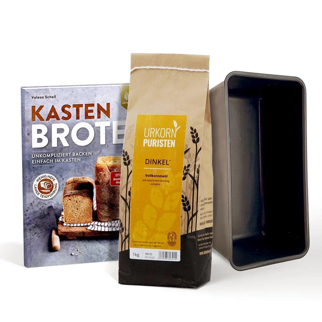 das Set für Kastenbrote beinhaltet ein Backbuch, eine Profibackform und ein Kilo Dinkelmehl