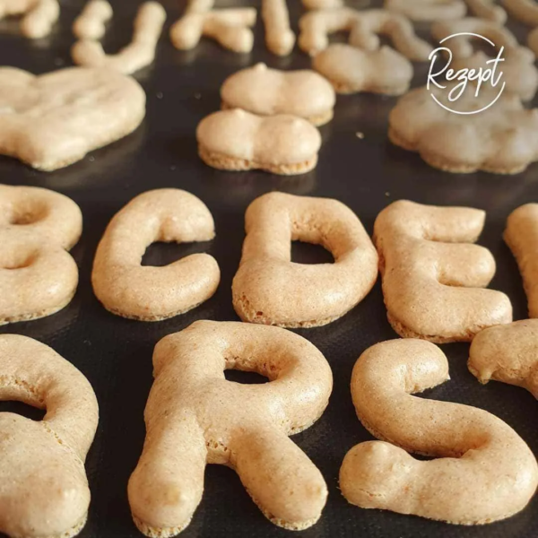Buchstaben und Zahlen aus Wibele Teig